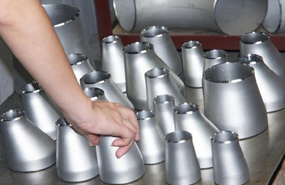 �����ƫ�ľ�ϸͷ